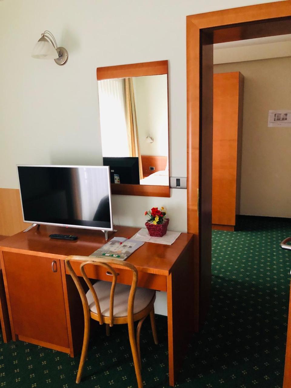 Škofljica Grandvid Hotel מראה חיצוני תמונה