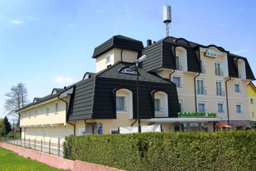 Škofljica Grandvid Hotel מראה חיצוני תמונה